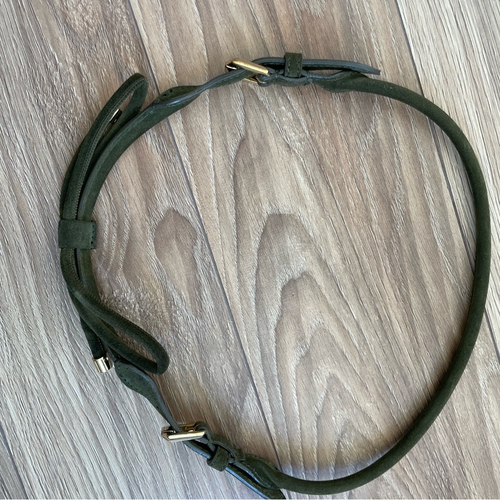 NWT Burberry Green Suede adjustable belt with Gold hardware. Comes with box - Picture 8 of 12